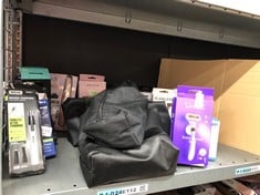 Lot 513  
            Edinburgh SR34 - Delivery Only 

                
QUANTITY OF HEALTH & BEAUTY ITEMS TO INCLUDE WAHL MICRO FINISHER NOSE HAIR TRIMME...