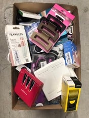 Lot 514  
            Edinburgh SR34 - Delivery Only 

                
QUANTITY OF HEALTH & BEAUTY ITEMS TO INCLUDE WAHL ONEPIK PIK, NOZZLE FOR AFRO HAI...