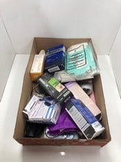 Lot 536  
            Edinburgh SR34 - Delivery Only 

                
QUANTITY OF HEALTH & BEAUTY ITEMS TO INCLUDE WAHL MICRO FINISHER NOSE HAIR TRIMME...