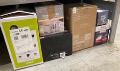 Lot 585  
            Edinburgh SR34 - Delivery Only 

                
QUANTITY OF KITCHEN & APPLIANCES ITEMS TO INCLUDE TOWER T10063GRY RENAISSANCE KET...