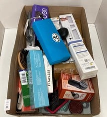 Lot 156  
            Edinburgh SR24 - Delivery Only 

                
QUANTITY OF HEALTH & BEAUTY ITEMS TO INCLUDE PORTENTUM ELECTRIC LINT REMOVER : LO...