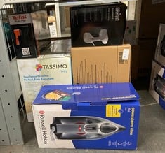 Lot 170  
            Edinburgh SR24 - Delivery Only 

                
QUANTITY OF KITCHEN & APPLIANCES ITEMS TO INCLUDE RUSSELL HOBBS STEAM IRON [3100W...