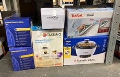 Lot 171  
            Edinburgh SR24 - Delivery Only 

                
QUANTITY OF KITCHEN & APPLIANCES TO INCLUDE RUSSELL HOBBS BLACK IRON : LOCATION -...