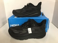 Lot 249  
            Edinburgh SR24 - Delivery Only 

                
HOKA CLIFTON 9 BLACK TRAINERS SIZE 8 ORIGINAL RRP £160:: LOCATION - RACK E