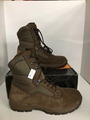 Lot 251  
            Edinburgh SR24 - Delivery Only 

                
YDS DESERT PATROL WORK BOOTS SIZE 13 BROWN ORIGINAL RRP £175:: LOCATION - RACK E