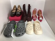 Lot 260  
            Edinburgh SR24 - Delivery Only 

                
QUANTITY OF FEMALE SHOES TO INCLUDE BROWN MIDI HEELS SIZE 5.5:: LOCATION - RACK E