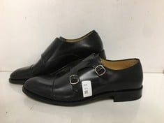 Lot 265  
            Edinburgh SR24 - Delivery Only 

                
HAWES & CURTIS BLACK LEATHER DRESS SHOES SIZE 9 1/2 - ORIGINAL RRP £169:: LOCATIO...