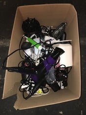 Lot 286  
            Edinburgh SR24 - Delivery Only 

                
QUANTITY OF HEALTH & BEAUTY ITEMS TO INCLUDE REVLON BLACK AND RED HAIRDRYER: LOCA...