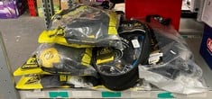 Lot 321  
            Edinburgh SR24 - Delivery Only 

                
QUANTITY OF SPORTS & EXERCISE ITEMS TO INCLUDE CRESSI BALI FULL FACE MASK BLACK/Y...