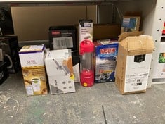 Lot 352  
            Edinburgh SR24 - Delivery Only 

                
QUANTITY OF KITCHEN & APPLIANCES ITEMS TO INCLUDE REVEL CCM104 WET AND DRY GRINDE...