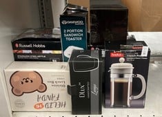Lot 377  
            Edinburgh SR24 - Delivery Only 

                
QUANTITY OF KITCHEN & APPLIANCES ITEMS TO INCLUDE BODUM CAFFETTIERA 1.8L BLACK CA...