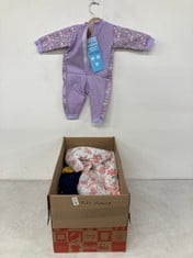 Lot 428  
            Edinburgh SR24 - Delivery Only 

                
QUANTITY OF CLOTHING & APPAREL ITEMS TO INCLUDE SPLASH ABOUT WARMINONE WETSUIT 6-...