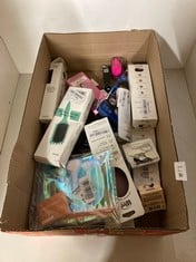 Lot 429  
            Edinburgh SR24 - Delivery Only 

                
QUANTITY OF HEALTH & BEAUTY ITEMS TO INCLUDE TANGLE TEEZER DETANGLING HAIRBRUSH P...