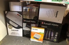 Lot 433  
            Edinburgh SR24 - Delivery Only 

                
QUANTITY OF KITCHEN & APPLIANCES ITEMS TO INCLUDE KRUPS F2034238 COFFEE MILL AND ...