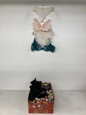Lot 453  
            Edinburgh SR24 - Delivery Only 

                
QUANTITY OF CLOTHING & APPAREL ITEMS JOHN LEWIS TO INCLUDE OLIVIA RUBIN PRINT DRE...