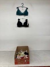 Lot 456  
            Edinburgh SR24 - Delivery Only 

                
QUANTITY OF CLOTHING & APPAREL ITEMS  TO INCLUDE JOHN LEWIS PINK UNDERWEAR SIZE 1...