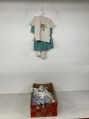Lot 459  
            Edinburgh SR24 - Delivery Only 

                
QUANTITY OF CLOTHING & APPAREL ITEMS  TO INCLUDE JOHN LEWIS CHILDRENS MINI CUDDLE...