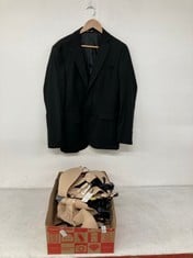 Lot 463  
            Edinburgh SR24 - Delivery Only 

                
QUANTITY OF CLOTHING & APPAREL ITEMS TO INCLUDE JOHN LEWIS BLACK BRA SIZE 32G: LO...