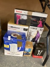 Lot 540  
            Edinburgh SR24 - Delivery Only 

                
QUANTITY OF KITCHEN & APPLIANCES ITEMS TO INCLUDE GRUNWERG CAFE OLE ITALIAN STYLE...