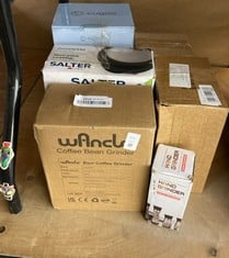 Lot 571  
            Edinburgh SR24 - Delivery Only 

                
QUANTITY OF KITCHEN & APPLIANCES ITEMS TO INCLUDE CUQOO 500ML ELECTRIC DEHUMIDIFI...