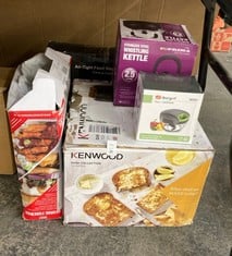Lot 572  
            Edinburgh SR24 - Delivery Only 

                
QUANTITY OF KITCHEN & APPLIANCES ITEMS TO INCLUDE IBERGRIF M501 MANUAL FOOD CHOPP...