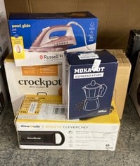 Lot 573  
            Edinburgh SR24 - Delivery Only 

                
QUANTITY OF KITCHEN & APPLIANCES ITEMS TO INCLUDE RUSSELL HOBBS PEARL GLIDE STEAM...