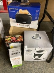 Lot 583  
            Edinburgh SR24 - Delivery Only 

                
QUANTITY OF KITCHEN & APPLIANCES ITEMS TO INCLUDE RUSSELL HOBBS 2 SLICE LIFT & LO...