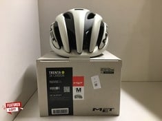 Lot 7  
            Edinburgh SR24 - Delivery Only 

                
TRENTA 3K CARBON BICYCLE HELMET ADULTS SIZE M 56/58CM ORIGINAL RRP £230: LOCATION...