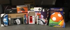 Lot 94  
            Edinburgh SR24 - Delivery Only 

                
QUANTITY OF SPORTS & EXERCISE ITEMS TO INCLUDE SPEEDO UNISEX-ADULT HYDROSITY 2.0 ...