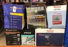 Lot 117  
            Edinburgh SR23 - Delivery Only 

                
QUANTITY OF KITCHEN & APPLIANCES ITEMS TO INCLUDE RUSSELL HOBBS STEAM IRON [3100W...