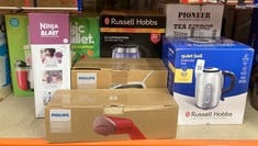 Lot 138  
            Edinburgh SR23 - Delivery Only 

                
QUANTITY OF KITCHEN & APPLIANCES ITEMS TO INCLUDE RUSSELL HOBBS BRUSHED STAINLESS...