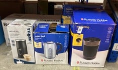Lot 157  
            Edinburgh SR23 - Delivery Only 

                
QUANTITY OF KITCHEN & APPLIANCES ITEMS TO INCLUDE RUSSELL HOBBS SPACE HEATER IN B...