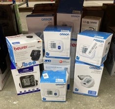 Lot 158  
            Edinburgh SR23 - Delivery Only 

                
QUANTITY OF HEALTH & BEAUTY ITEMS TO INCLUDE OMRON RS1 AUTOMATIC WRIST BLOOD PRES...