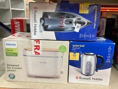 Lot 194  
            Edinburgh SR23 - Delivery Only 

                
QUANTITY OF KITCHEN & APPLIANCES ITEMS TO INCLUDE RUSSELL HOBBS STEAM IRON [3100W...