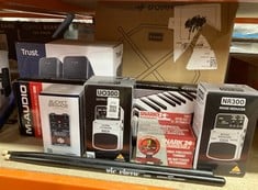Lot 216  
            Edinburgh SR23 - Delivery Only 

                
QUANTITY OF TV & AUDIO ITEMS TO INCLUDE M-AUDIO KEYSTATION MINI 32: LOCATION - B ...