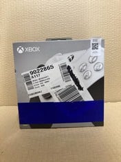 Lot 222  
            Edinburgh SR23 - Delivery Only 

                
XBOX ELITE SERIES 2 GAMING CONTROLLER WHITE:: LOCATION - B RACK
