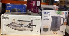 Lot 315  
            Edinburgh SR23 - Delivery Only 

                
QUANTITY OF KITCHEN & APPLIANCES ITEMS TO INCLUDE MORPHY RICHARDS GOLD CRYSTAL CL...
