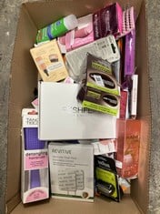 Lot 319  
            Edinburgh SR23 - Delivery Only 

                
QUANTITY OF ITEMS TO INCLUDE TANGLE TEEZER NATURALLY CURLY ULTIMATE DETANGLER HAI...