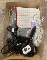 Lot 393  
            Edinburgh SR23 - Delivery Only 

                
QUANTITY OF HEALTH & BEAUTY ITEMS TO INCLUDE REVLON CURLING WAND: LOCATION - C RACK