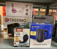 Lot 406  
            Edinburgh SR23 - Delivery Only 

                
QUANTITY OF KITCHEN & APPLIANCES ITEMS TO INCLUDE RUSSELL HOBBS HONEYCOMB ELECTRI...