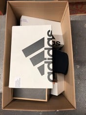 Lot 424  
            Edinburgh SR23 - Delivery Only 

                
QUANTITY OF CLOTHING & APPAREL ITEMS TO INCLUDE ADIDAS ADVANTAGE LIFESTYLE COURT ...