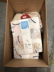 Lot 426  
            Edinburgh SR23 - Delivery Only 

                
QUANTITY OF ITEMS TO INCLUDE FLORA SINGLE DUVET COVER SET : LOCATION - C RACK