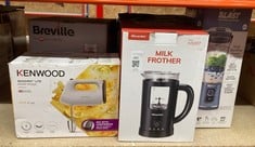 Lot 460  
            Edinburgh SR23 - Delivery Only 

                
QUANTITY OF KITCHEN & APPLIANCES ITEMS TO INCLUDE KENWOOD QUICKMIX LITE, LIGHTWEI...