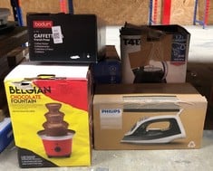 Lot 469  
            Edinburgh SR23 - Delivery Only 

                
QUANTITY OF KITCHEN & APPLIANCES ITEMS TO INCLUDE PHILIPS 2000 SERIES STEAM IRON ...