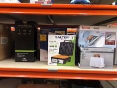 Lot 529  
            Edinburgh SR23 - Delivery Only 

                
QUANTITY OF KITCHEN & APPLIANCES ITEMS TO INCLUDE SALTER EK5848 WAFFLE MAKER MACH...