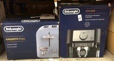 Lot 71  
            Edinburgh SR23 - Delivery Only 

                
DE'LONGHI ARGENTO FLORA CT04.AZ 4 SLICE TOASTER - AGAVE BLUE + DE'LONGHI STILOSA ...