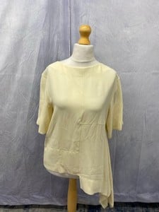 Lot 104  
            Edinburgh SR20 - Delivery Only 

                
MARNI ASYMMETRIC HEM BLOUSE, SIZE: 42, ORIGINAL RRP £400: LOCATION - CLOTHES RACK