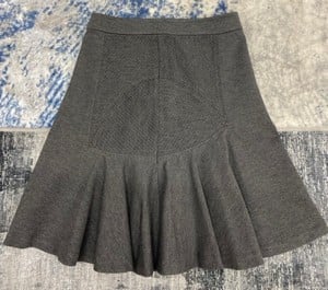 Lot 108  
            Edinburgh SR20 - Delivery Only 

                
DIANE VON FURSTENBERG CARLITA FLARED SKIRT IN GREY VISCOSE, SIZE: 2, ORIGINAL RRP...
