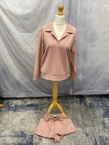 Lot 120  
            Edinburgh SR20 - Delivery Only 

                
PREVU SWEATER AND SHORT SET IN PINK POLYESTER, SIZE: 12, ORIGINAL RRP £170: LOCAT...