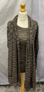 Lot 121  
            Edinburgh SR20 - Delivery Only 

                
MAJE KNITTED TOP AND SCARF IN MULTICOLOR VISCOSE, SIZE: 10, ORIGINAL RRP £445: LO...